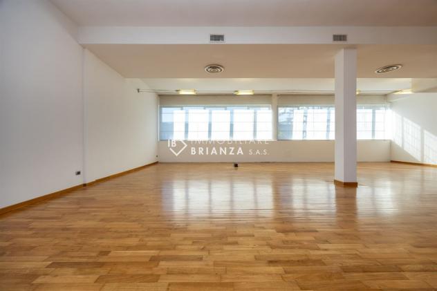 CINISELLO BALSAMO: in vendita spazio polifunzionale con ampia zona uffici Luminoso e versatile - Foto 2