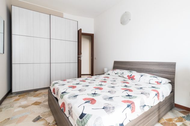AMPIA STANZA COMODISSIMA PER LINEA LILLA IN ZONA BICOCCA - Foto 2