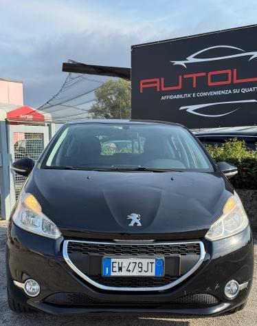 Peugeot 208 1.4 HDi 68 CV 5 porte Allure 2014 - Foto 2