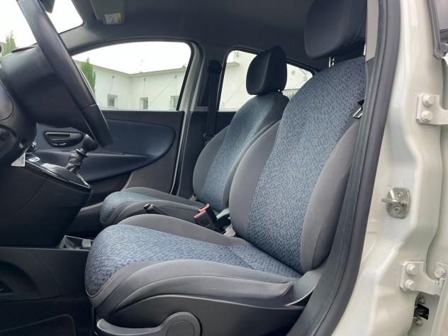Lancia Ypsilon 1.0 FireFly 70cv Hybrid Gold - Foto 8