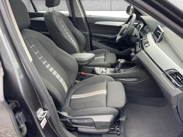 BMW X1 xDrive25e ADVANTAGE LED NAVI PANO BI-ZONA PDC - Foto 9