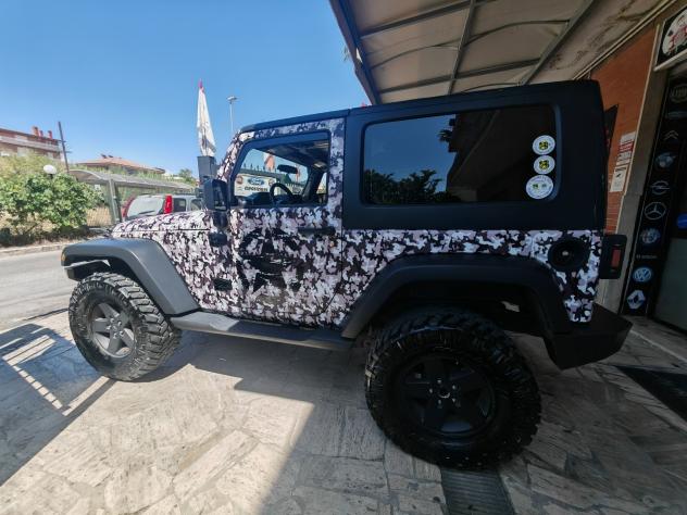 Jeep Wrangler 2.8 CRD Sahara Auto - Foto 8