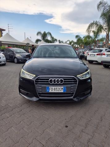 Audi A1 1.6 TDI 116 CV Design full optional - Foto 7