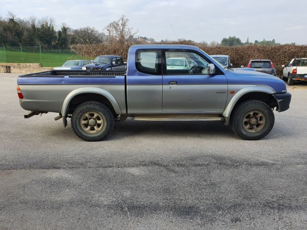 Mitsubishi L200 2.5 TDI 4WD 100CV Cabina Singola - Foto 4