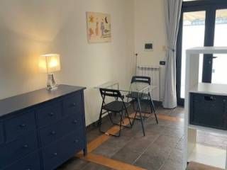 RE DI ROMA MONOLOCALE ARREDATO SU DUE LIVELLI CON SPAZIO ESTERNO - Foto 6