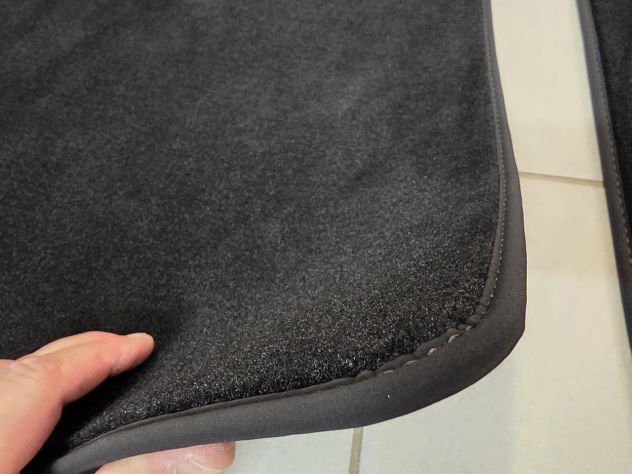per Model Y Juniper Tappetini interni in moquette originali di prima dotazione - Foto 5