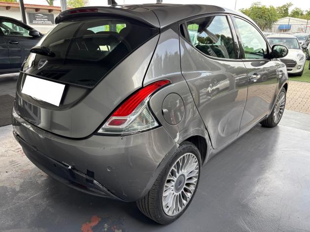 Lancia Ypsilon 0.9 TwinAir 85 CV 5 porte S&S DFN Platinum - Foto 6