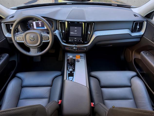 Volvo XC60 B4 D automatico Plus Dark - PROMO/IVA ESP. - Foto 9