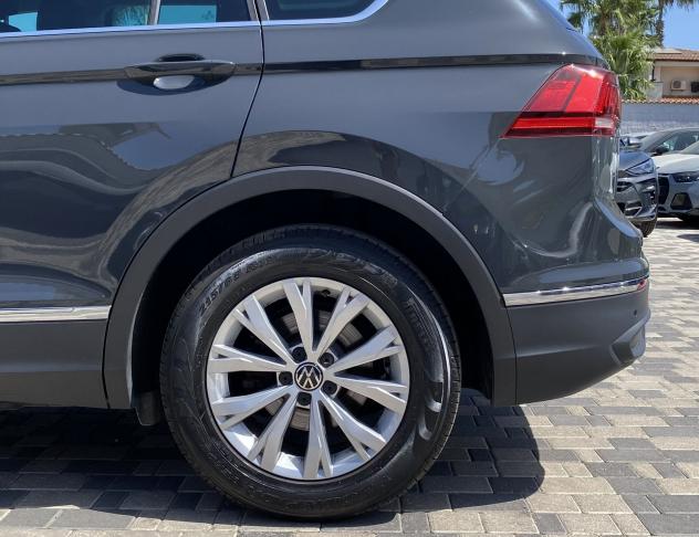 Volkswagen Tiguan Life 2.0 TDI 122 CV - Foto 8