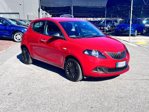 Lancia Ypsilon 1.0 FireFly 5 porte S&S Hybrid Silver - Foto 2