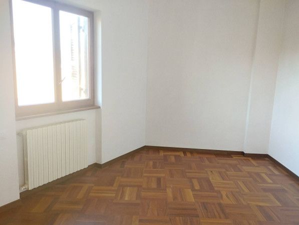 MANZIANA, VILLA BIFAMILIARE CON GIARDINO E SALA HOBBY - Foto 9