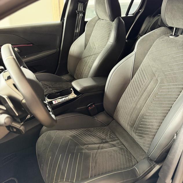 Peugeot 208 Hybrid 145 e-DCS6 GT con sedili elettrici - Foto 3