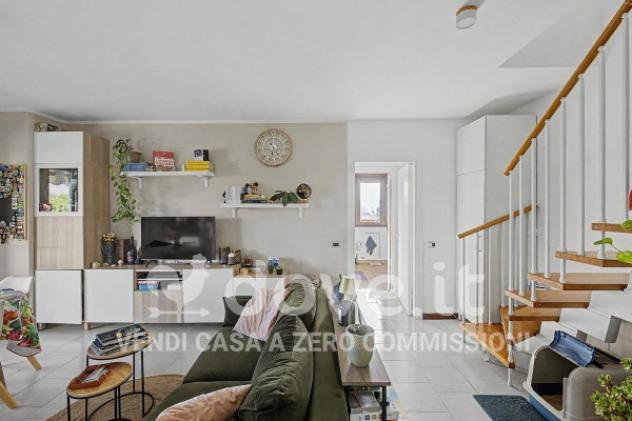 Appartamento di 100 m² con 3 locali in vendita a Malnate - Foto 2