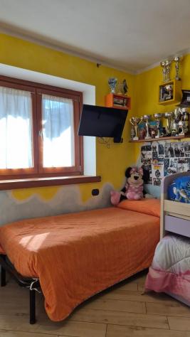 Oulx: Vendiamo Trilocale con giardino privato e box auto - Foto 7