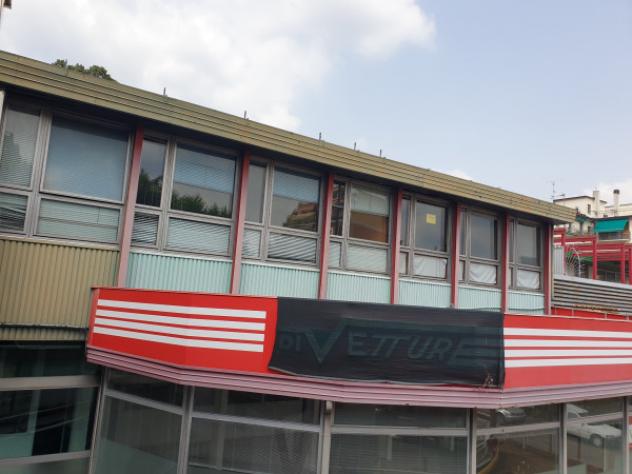 Immobile di 595 m² con 1 locale in vendita a Varese