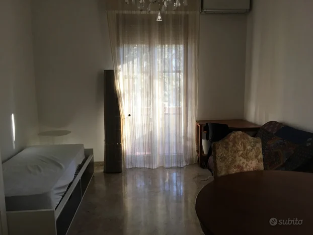 Camera singola per studentessa, zona careggi