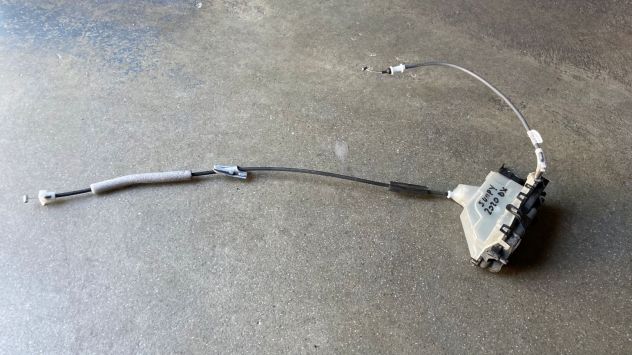 Chiusura centralizzata portiera DX Citroen Jumpy del 2021 (9808414080)