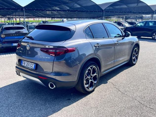 Alfa Romeo Stelvio 2.2 Turbodiesel 210 CV AT8 Q4 Executive - Foto 3