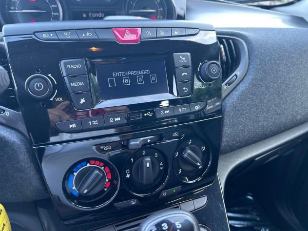 Lancia Ypsilon 1.0 FireFly 70cv Hybrid Silver - Foto 9