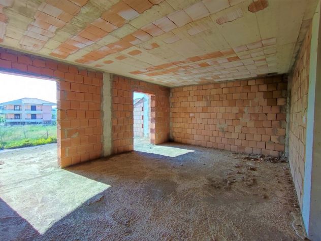 VILLA CON GIARDINO DA COMPLETARE - VIA CASTEL VOLTURNO - MONDRAGONE - Rif. V2476 - Foto 7