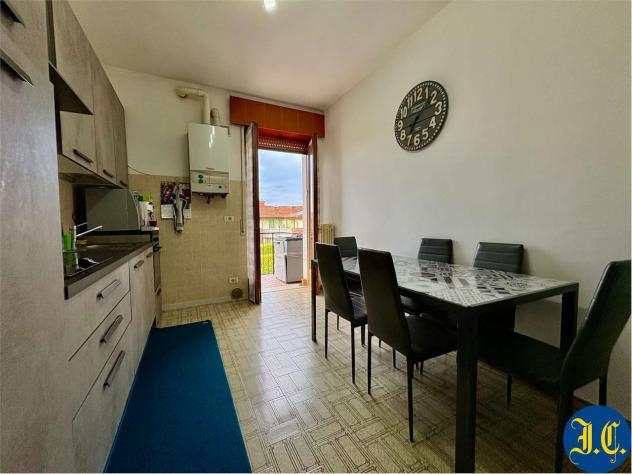 V005530 - AMPIO TRILOCALE CON TERRAZZO ANGOLARE E GARAGE - Foto 18