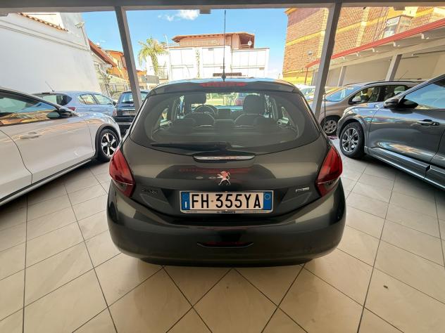 PEUGEOT 208 1.2 BENZINA 114.000 KM 2017 - Foto 6