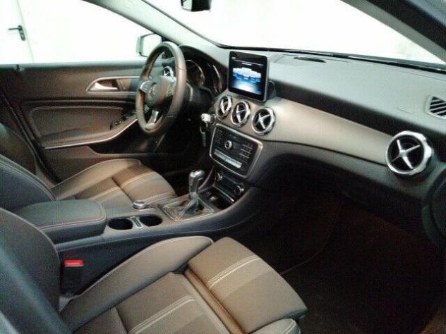 Mercedes-Benz GLA 200 Sport VETTURA AZIENDALE KM CERTIFICATI - Foto 4