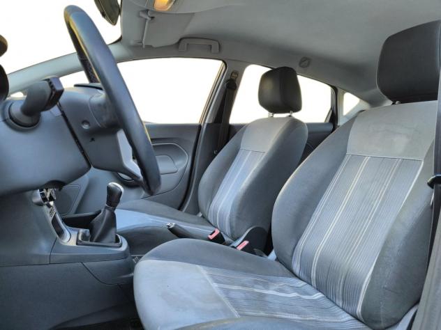 Ford Fiesta 1.4 TDCI 68 HP 5 PORTE NEOPATENTATI - Foto 8