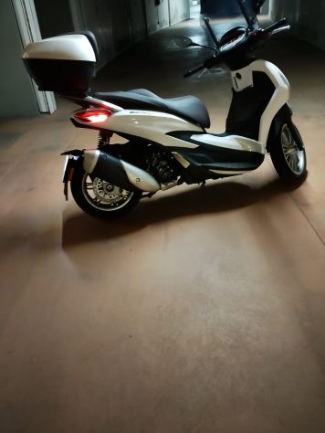 Piaggio Beverly 300 – 2021 – PARI AL NUOVO 2.600 KM - Foto 4