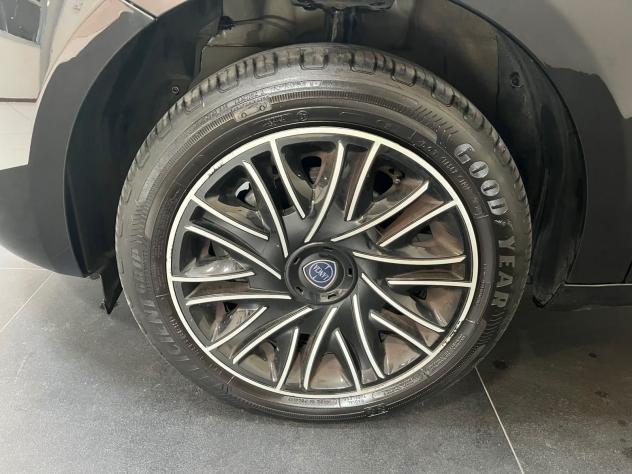 Lancia Ypsilon 1.0 FireFly 70cv Hybrid Silver Plus - Foto 8