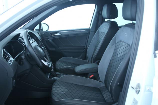 Volkswagen Tiguan 2.0 TDI SCR 150 cv R-Line DSG / IQ Drive Pack - Navigatore "Discover Media" - Adaptive Cruise Control - Fari LED - Foto 7