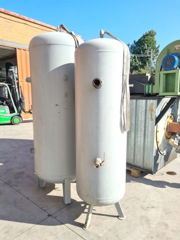 2 serbatoi industriali usati