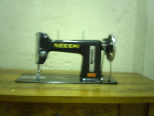 MACCHINA DA CUCIRE NECCHI - Foto 4