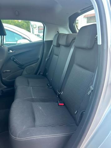 Peugeot 208 PureTech 82 5p. GPL Allure - Foto 10
