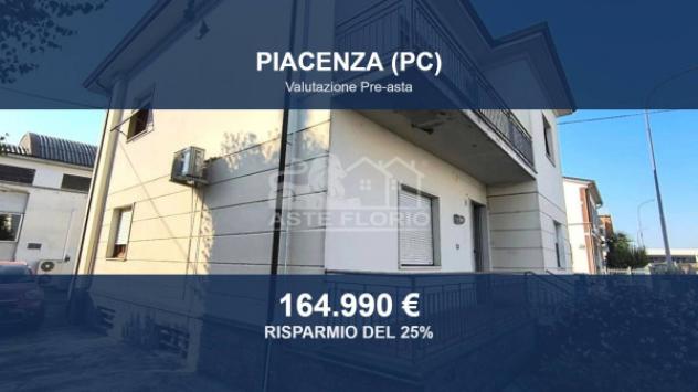 Immobile in asta di 269 m² con più di 5 locali e box auto in vendita a Piacenza