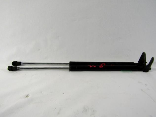 6890652011 COPPIA PISTONCINI ASTE AMMORTIZZANTI COFANO POSTERIORE BAULE TOYOTA URBAN CRUISER 1.4 D 4X4 66KW 5M 5P (2009) RICAMBIO USATO