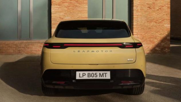 LEAPMOTOR 160kW (67,1 kWh) Design B05 rif. 23759394 - Foto 5