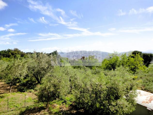 PORZIONE DI BIFAMILIARE CON GARAGE E TERRENO - Foto 4