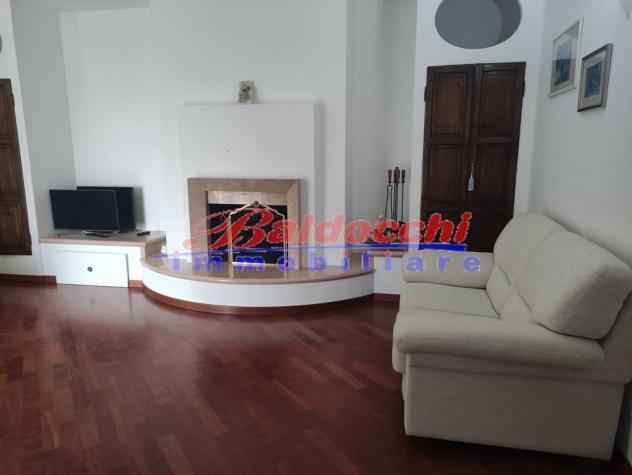 FANO CENTRO STORICO - ELEGANTE APPARTAMENTO CON 2 CAMERE MATRIMONIALI E DOPPIO GARAGE - Foto 3