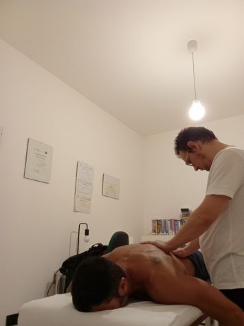 MASSAGGI RILASSANTI ( curativi) Tel:3385372881