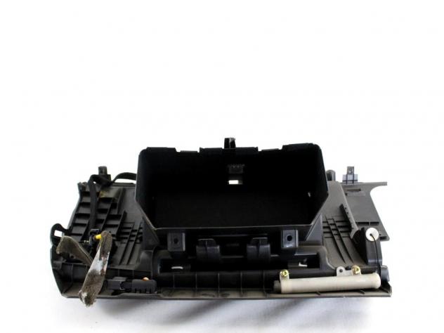 39995637 CASSETTO PORTAOGGETTI CRUSCOTTO LATO DESTRO VOLVO V50 SW 2.0 D 100KW 6M 5P (2004) RICAMBIO USATO 8626141 - Foto 5
