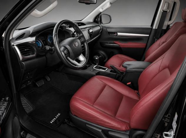Toyota Hilux Hilux 2.4 D-4D A/T 4WD 4 porte Double Cab Executive - Foto 6