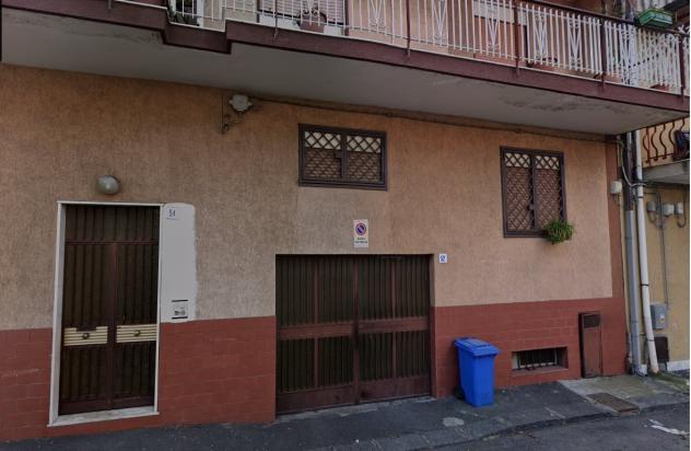 Capannone / Fondo in vendita a Gravina di Catania