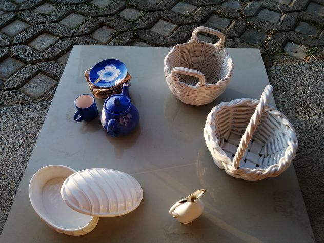 Set di ceramiche decorative in stile vintage. Scelga quello che desidera e facc - Foto 8
