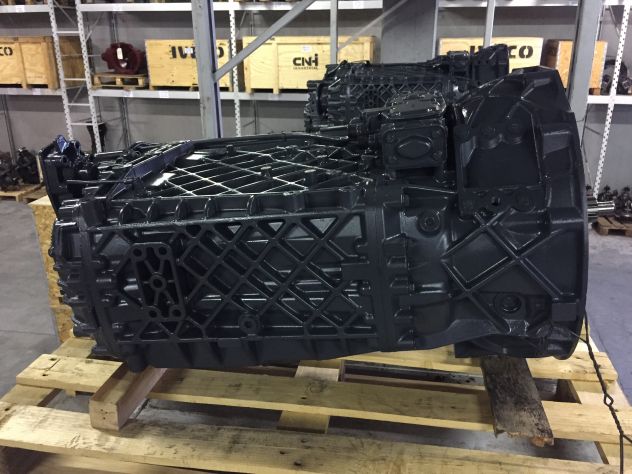 Cambio REVISIONATO ZF IVECO 16S221 CON POMPA RAPP. 13.80-0.84 41272765