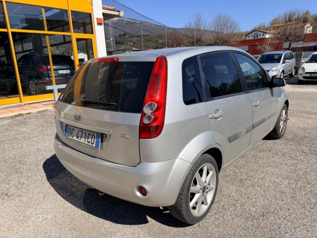 Ford Fiesta 1.4 TDCi 75cv Neopatentati - Foto 3