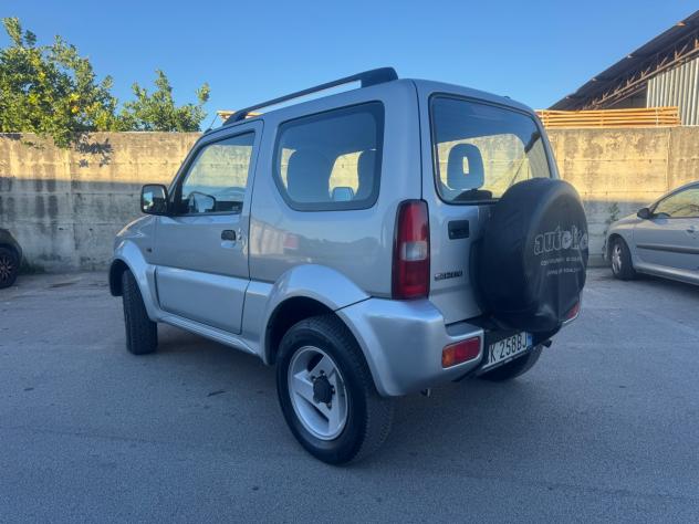 Suzuki Jimny 1.3i 16V cat 4WD con CLIMA AUTOMATICO - Foto 9