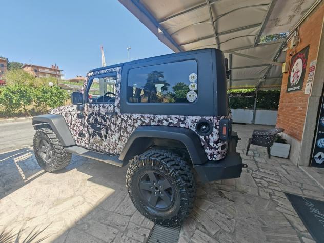 Jeep Wrangler 2.8 CRD Sahara Auto - Foto 7