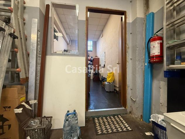 Spazio C3 con accesso furgoni, soppalco e ufficio - Foto 14