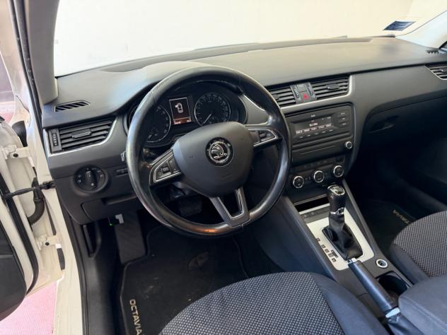 Skoda Octavia 1.6 TDI CR 105 CV DSG Ambition - Foto 8